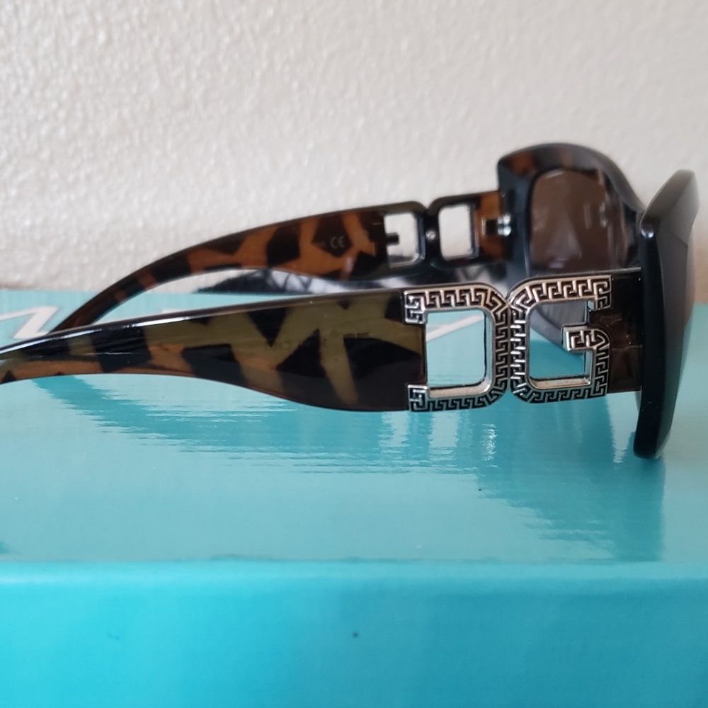 Sunglasses - Picture 8 of 8